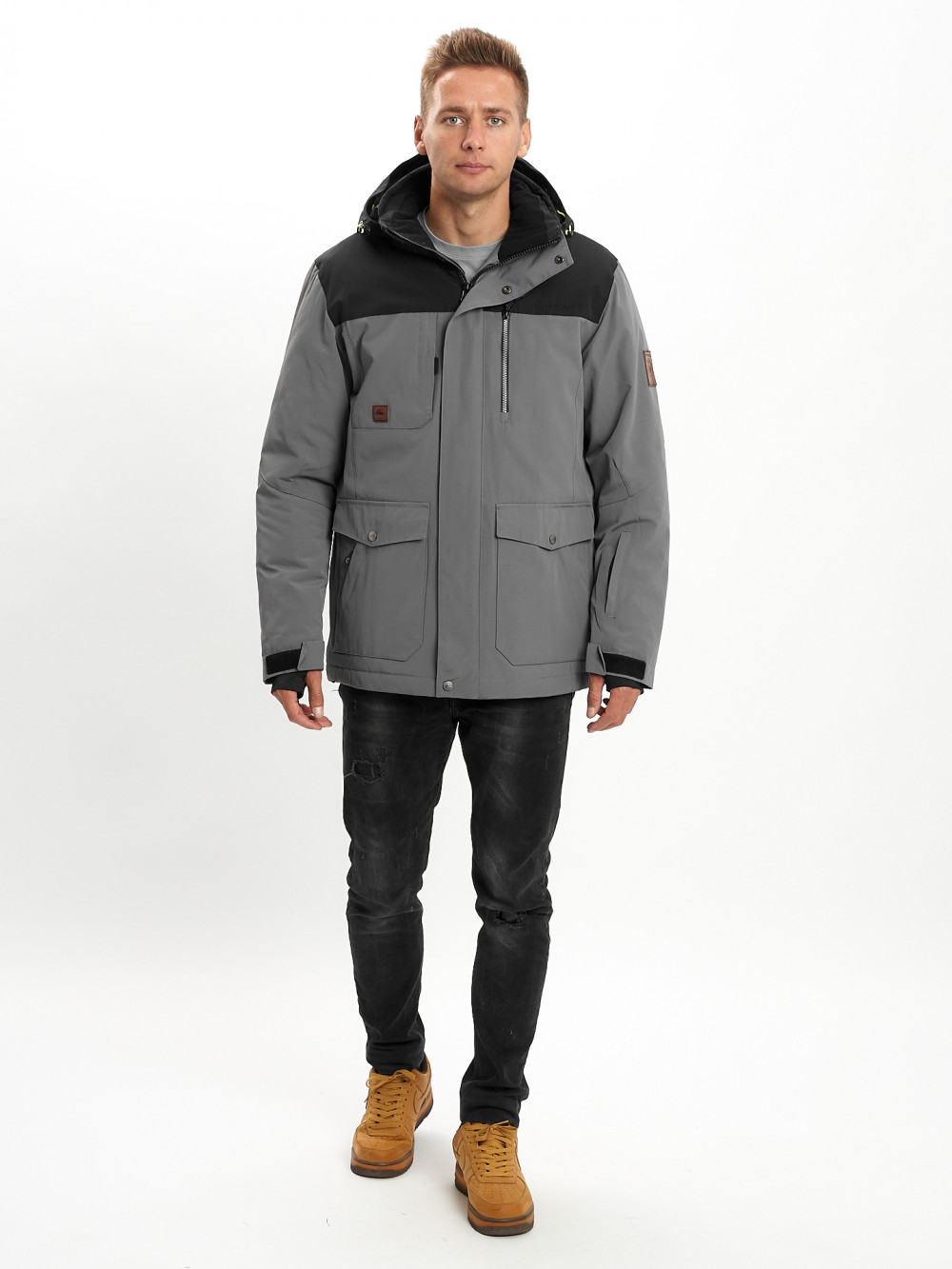 Купить оптом Молодежная зимняя куртка мужская серого цвета 2155Sr в Казани