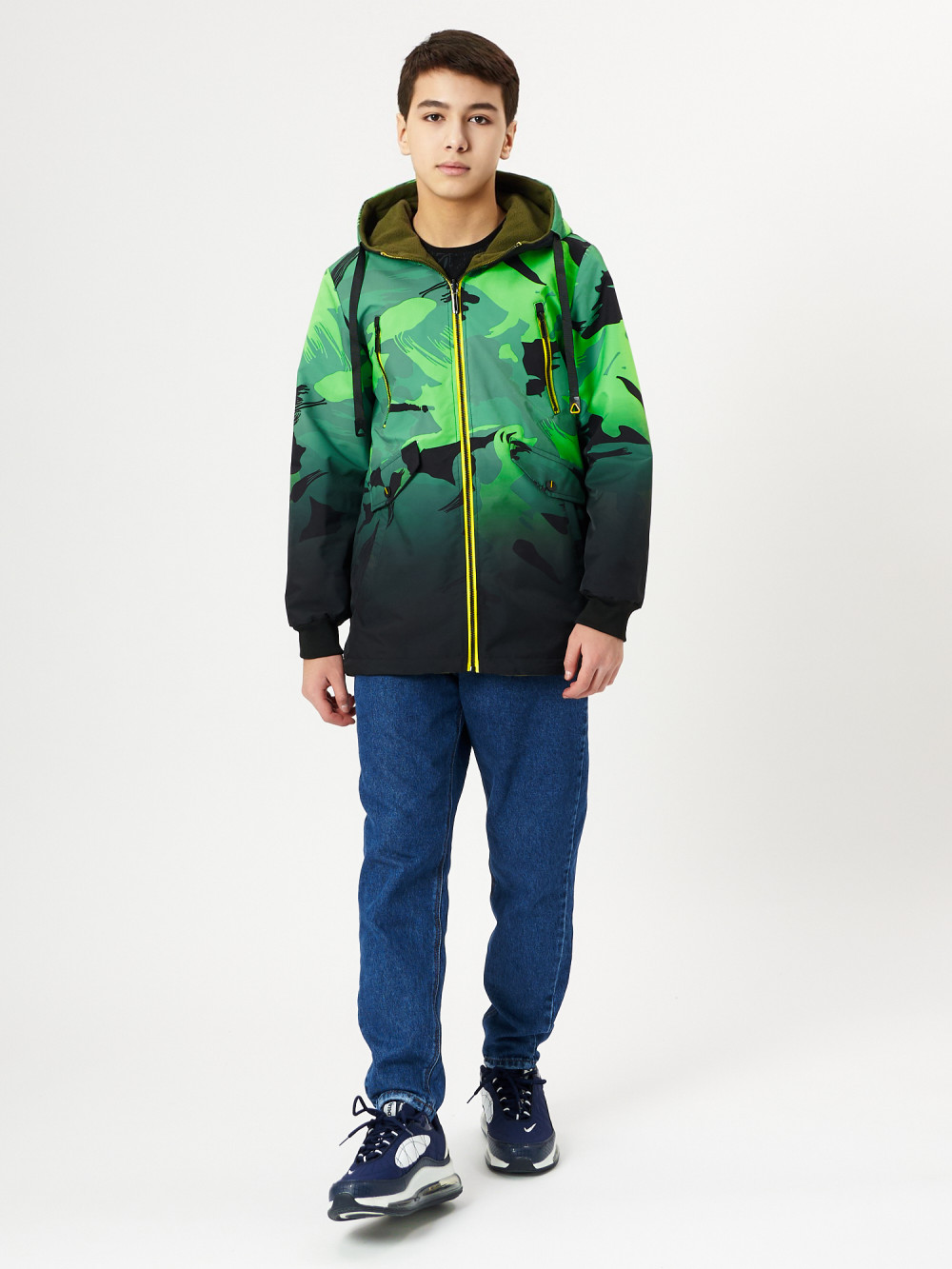 Купить оптом Куртка двусторонняя для мальчика зеленого цвета 221Z в Екатеринбурге