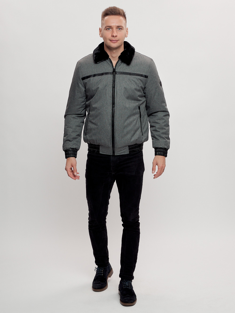 Купить оптом Куртка классическая с мехом мужская серого цвета 2917Sr в Екатеринбурге