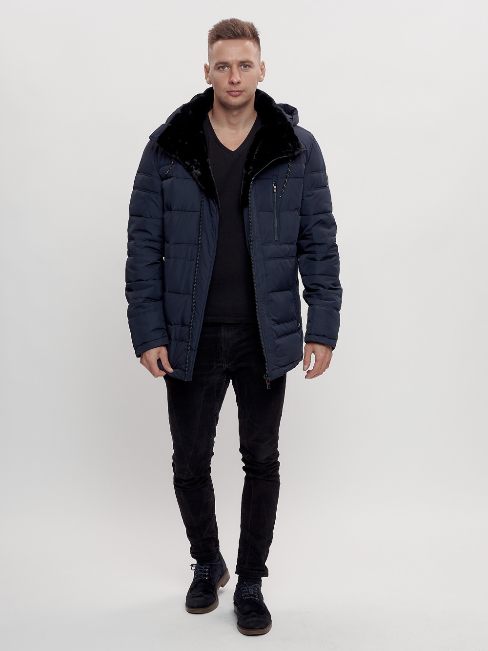 Купить оптом Куртка классическая с мехом мужская темно-синего цвета 3166TS в Казани