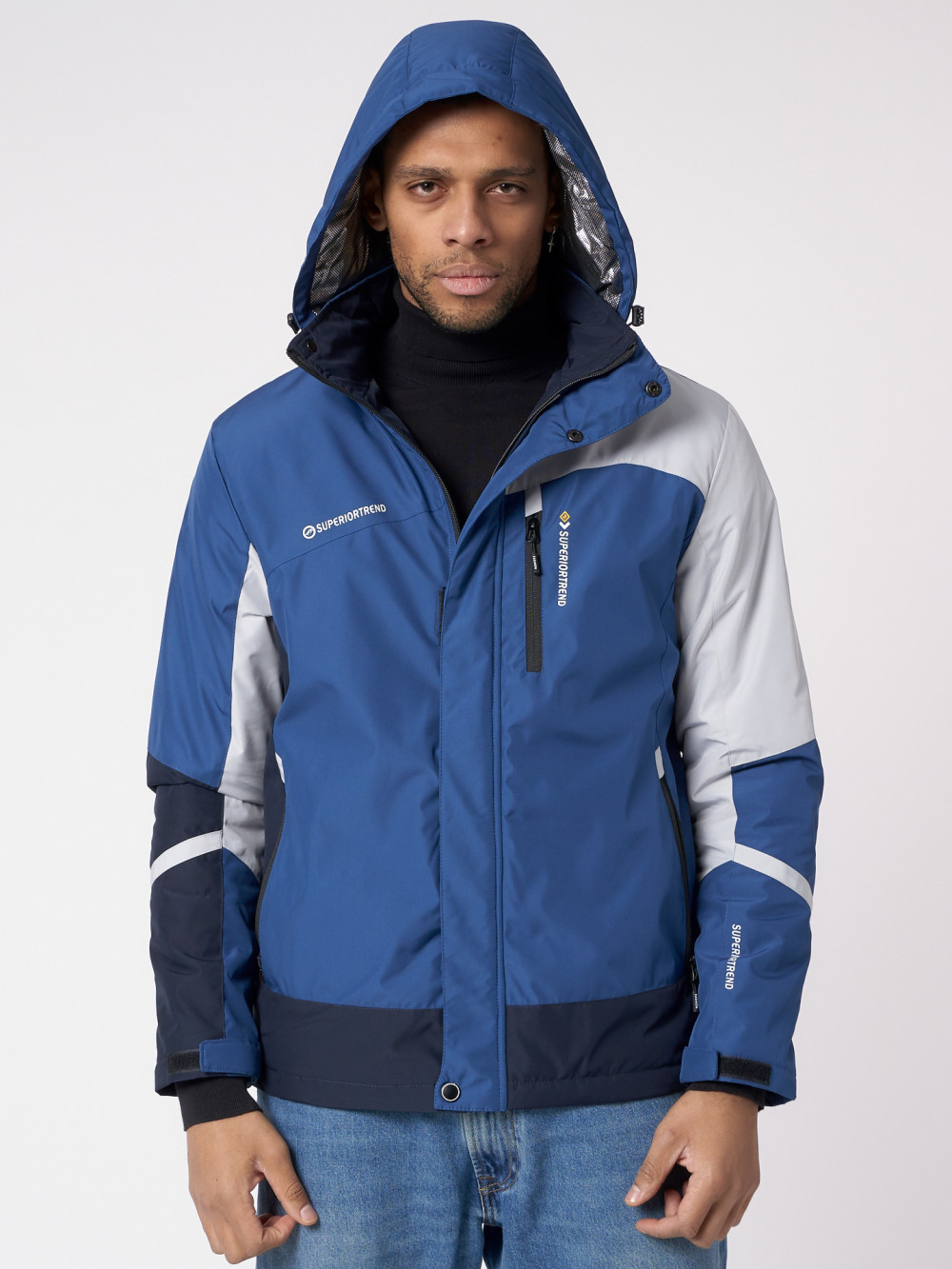 Купить оптом Куртка спортивная мужская с капюшоном синего цвета 3589S в Казани