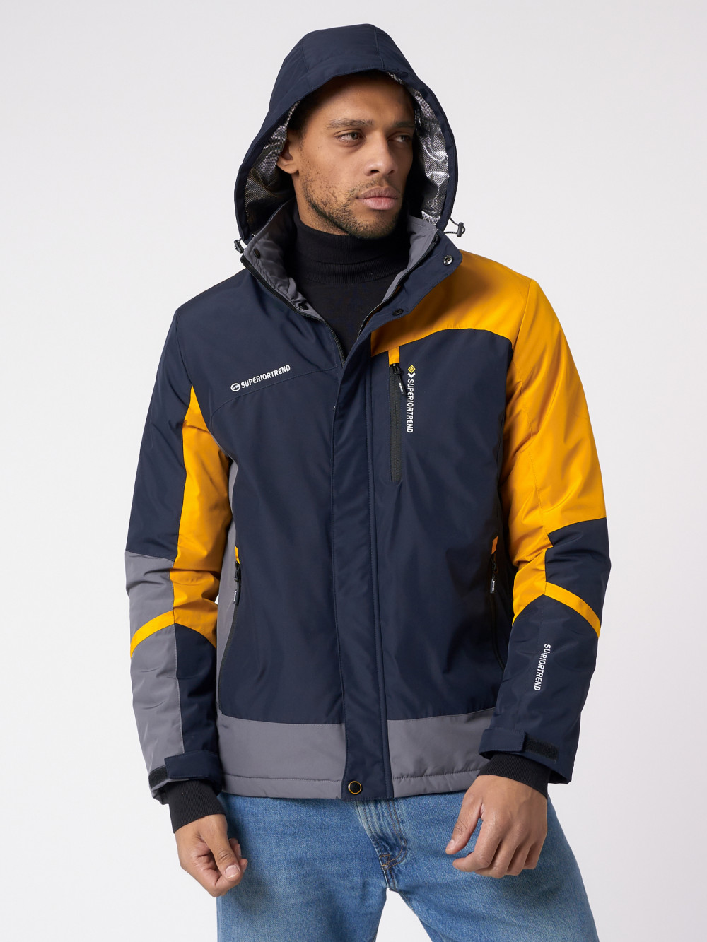Купить оптом Куртка спортивная мужская с капюшоном темно-синего цвета 3589TS в Казани