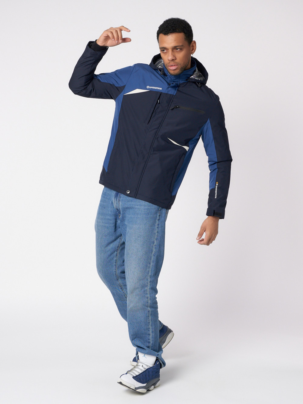 Купить оптом Куртка спортивная мужская с капюшоном темно-синего цвета 3590TS в Казани