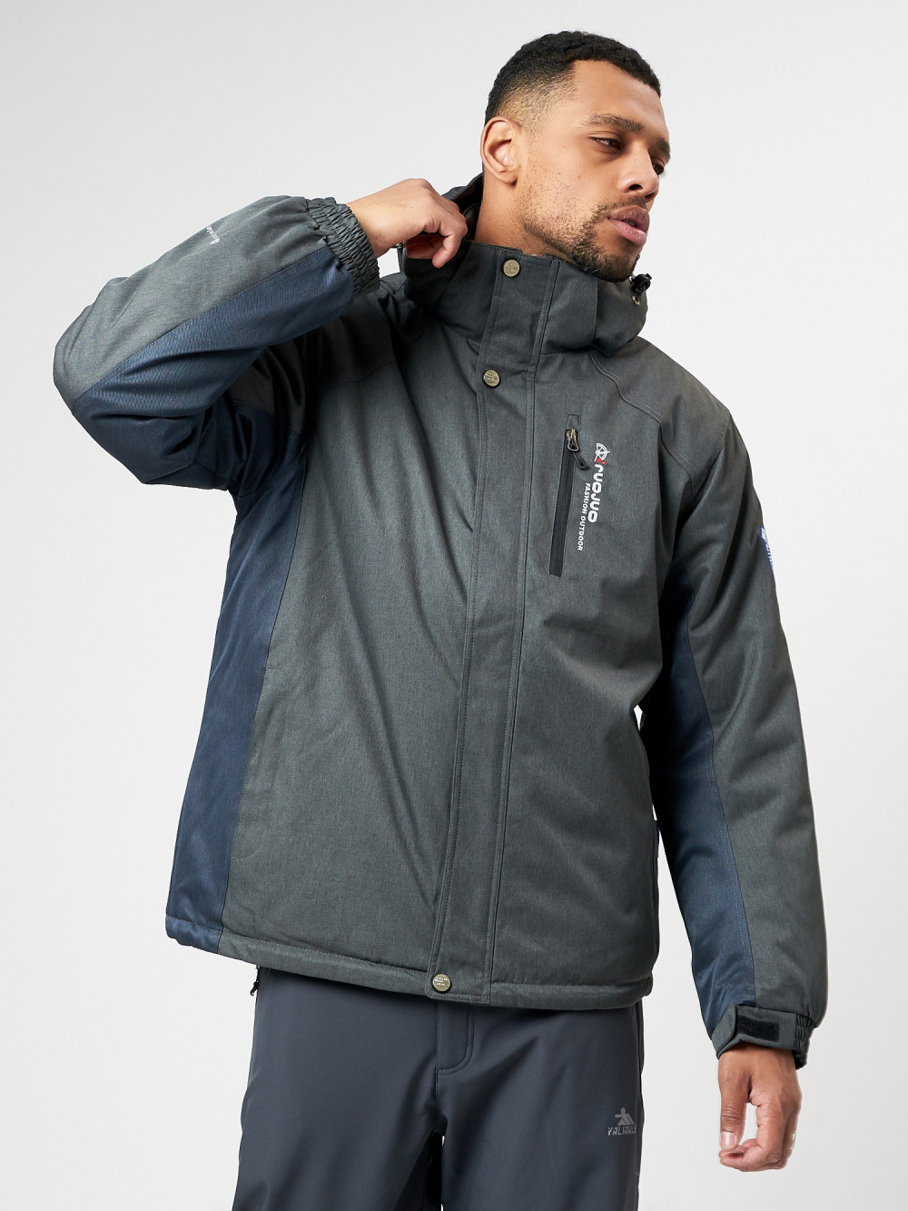 Купить оптом Спортивная куртка мужская зимняя темно-серого цвета 78016TC в Екатеринбурге