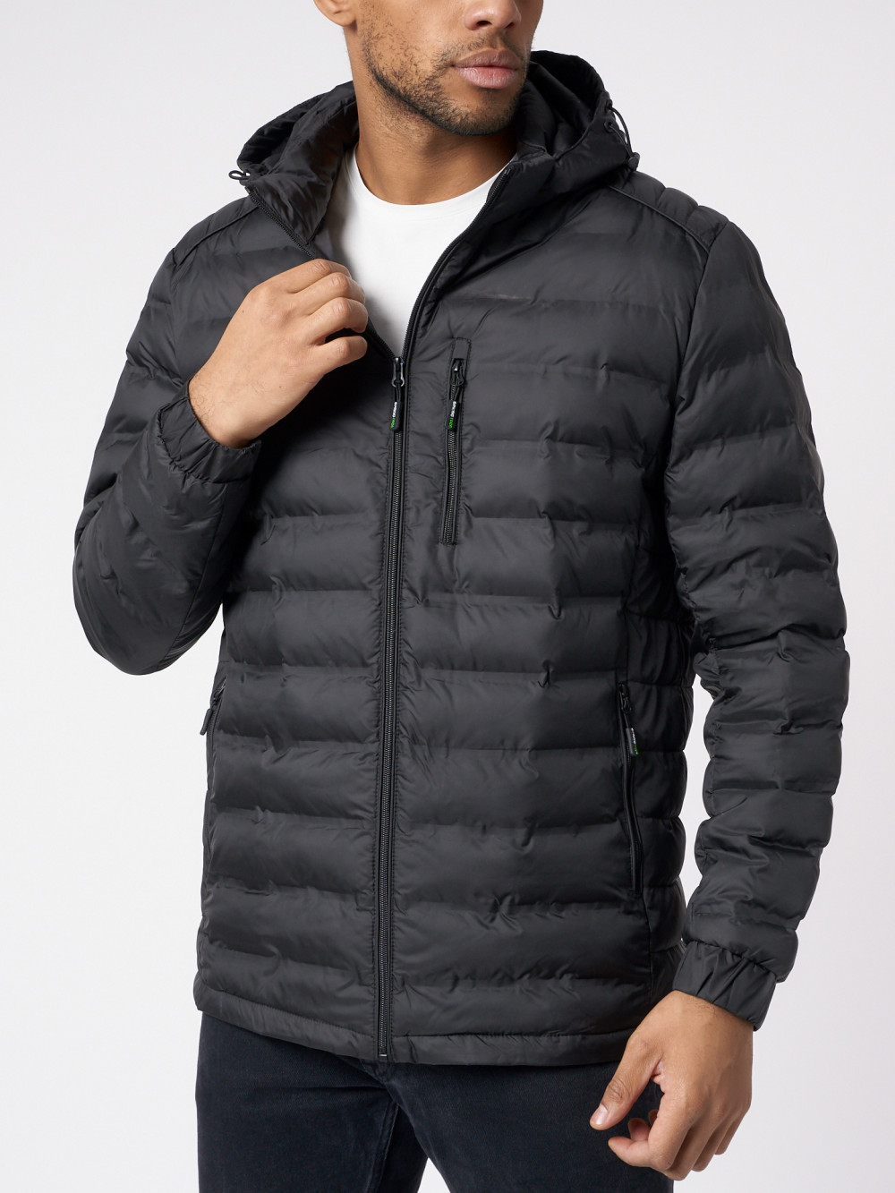 Купить оптом Куртки мужские стеганная с капюшоном черного цвета 805Ch в Екатеринбурге