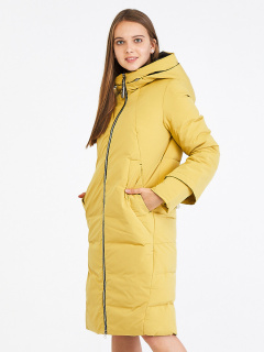 Купить оптом женскую зимнюю классику куртку с капюшоном желтого цвета в интернет магазине MTFORCE 100-927_56J
