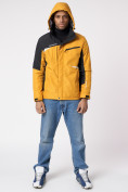 Оптом Куртка спортивная мужская с капюшоном желтого цвета 3590J в Екатеринбурге
