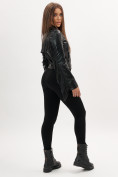 Оптом Короткая кожаная куртка женская черного цвета 95ECh в Казани, фото 5