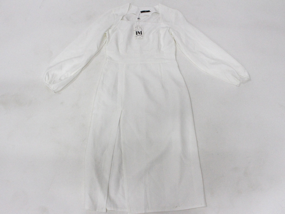 Купить оптом Платье женское УЦЕНКА белого цвета 0205Bl в Екатеринбурге