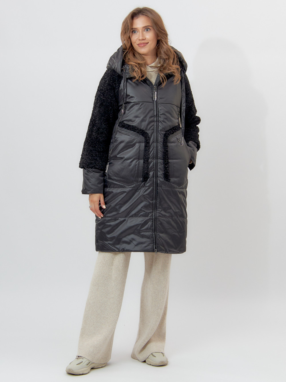 Купить оптом Пальто утепленное женское зимние черного цвета 11208Ch в Екатеринбурге