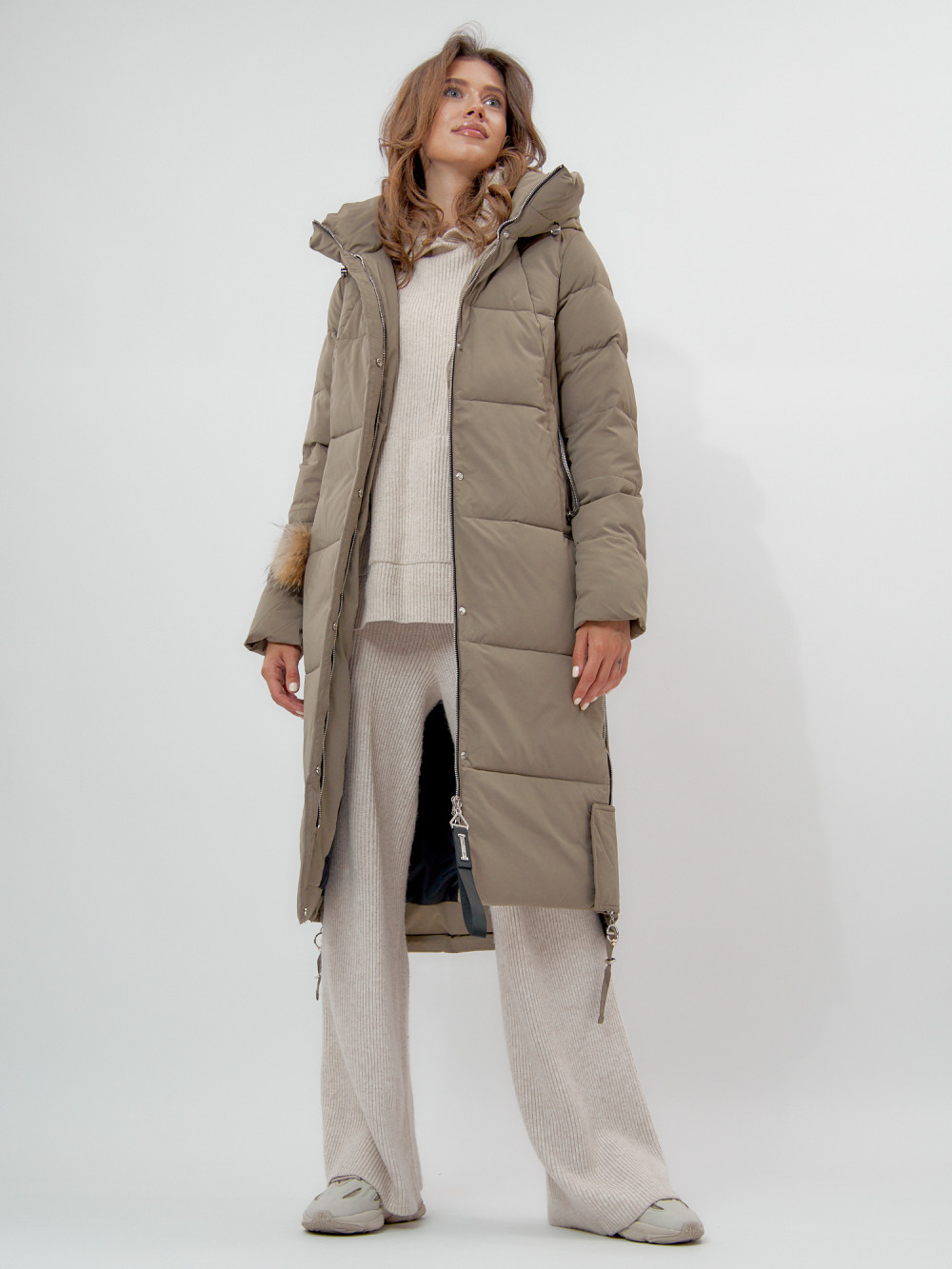 Купить оптом Пальто утепленное женское зимние бежевого цвета 112132B в Екатеринбурге