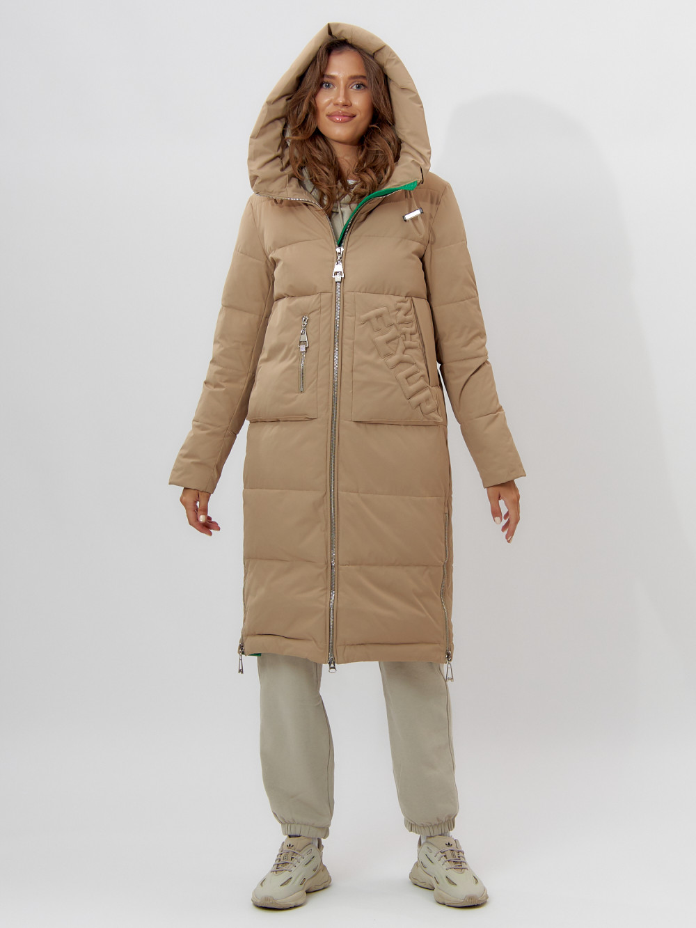 Купить оптом Пальто утепленное женское зимние бежевого цвета 112253B в Екатеринбурге