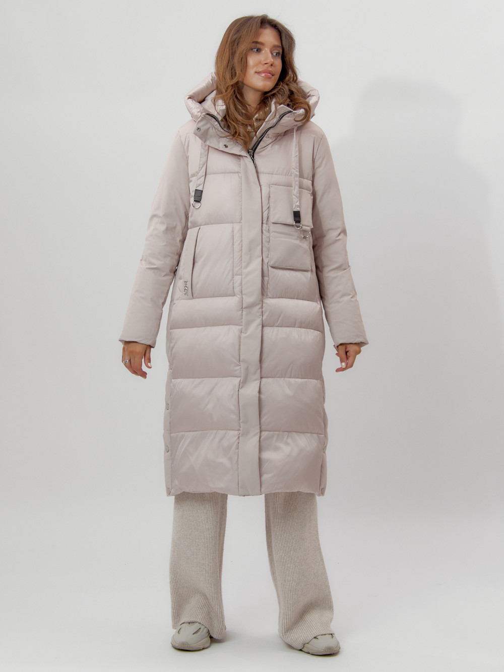 Купить оптом Пальто утепленное женское зимние бежевого цвета 112261B в Екатеринбурге