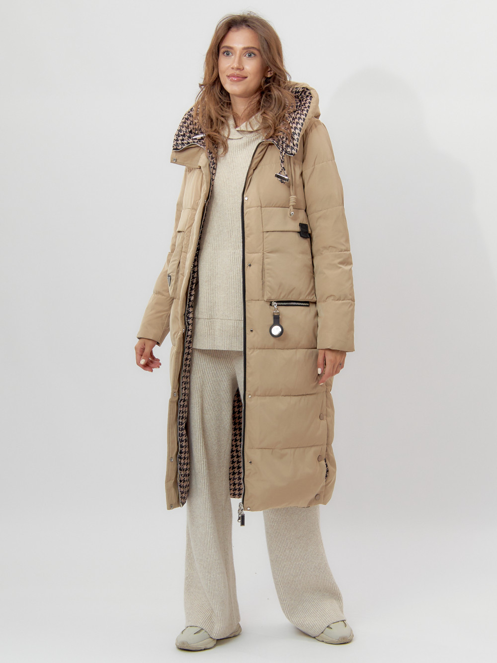 Купить оптом Пальто утепленное двухстороннее женское бежевого цвета 112272B в Екатеринбурге