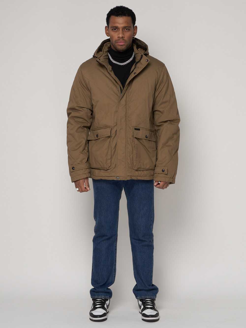 Купить оптом Куртка зимняя мужская классическая стеганная бежевого цвета 2107B в Казани