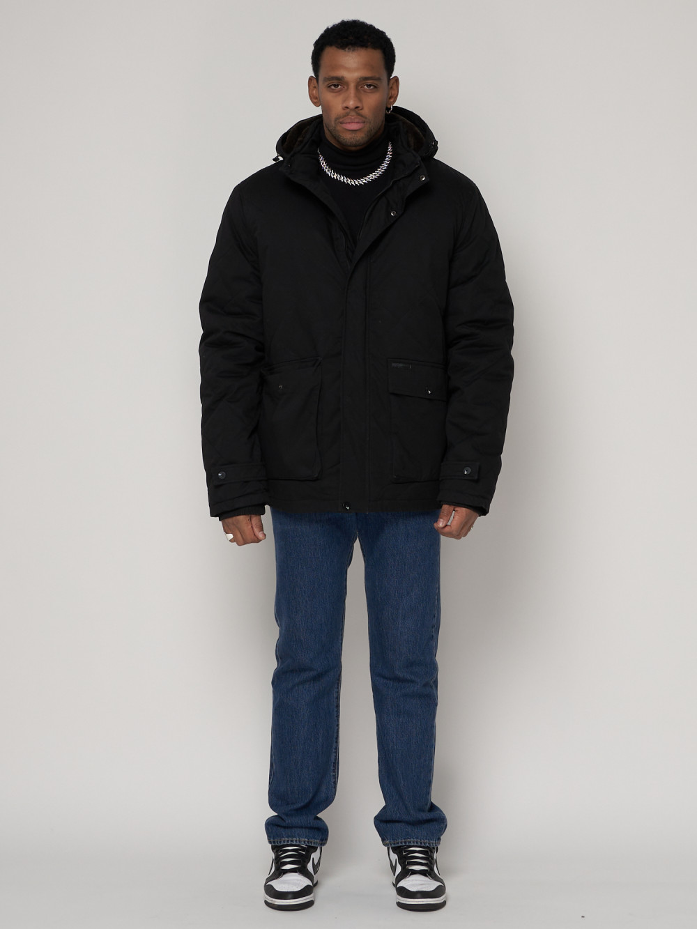 Купить оптом Куртка зимняя мужская классическая стеганная черного цвета 2107Ch в Екатеринбурге