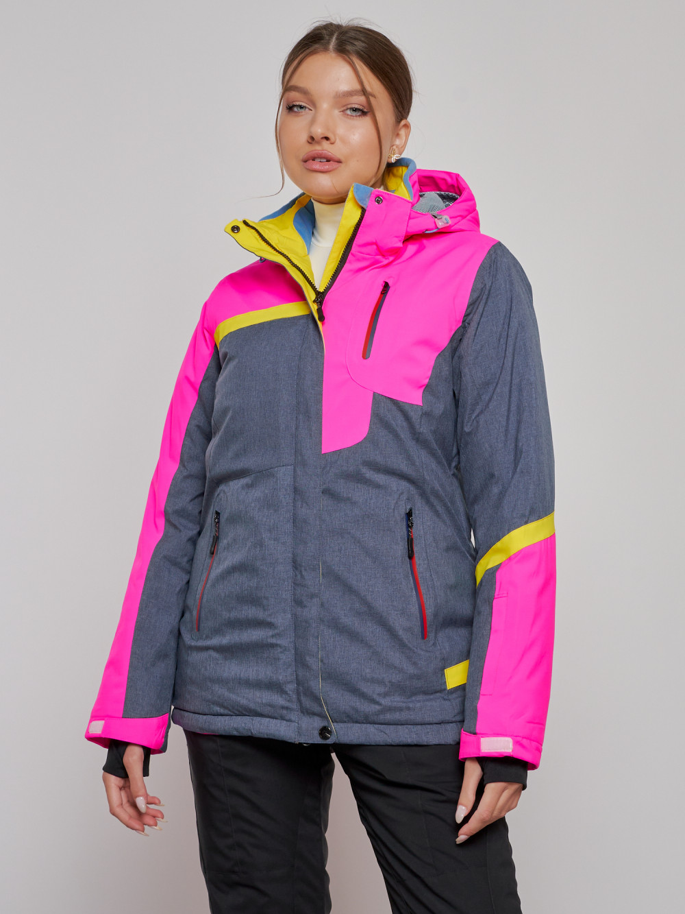 Купить оптом Горнолыжная куртка женская зимняя розового цвета 2282R в Екатеринбурге