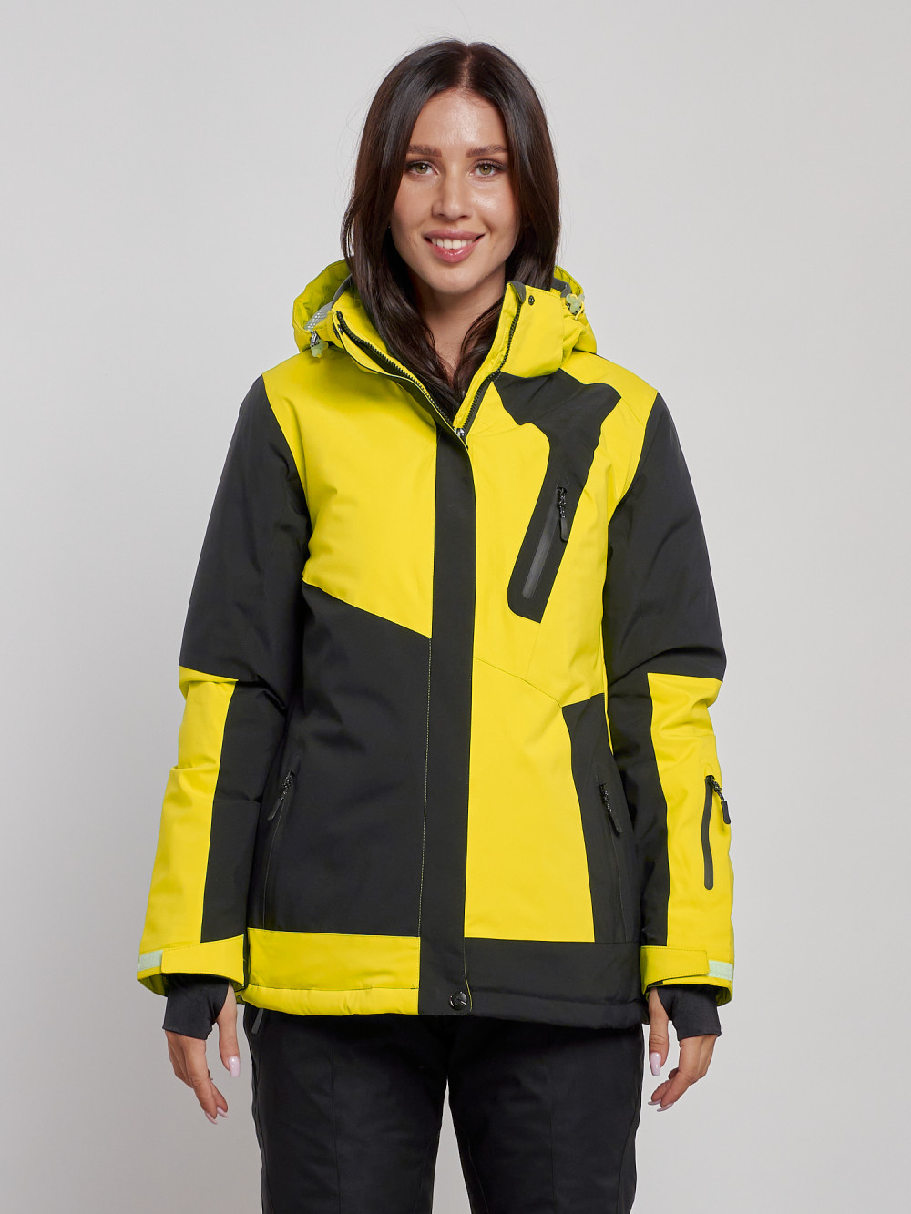 Купить оптом Горнолыжная куртка женская зимняя желтого цвета 2306J в Екатеринбурге