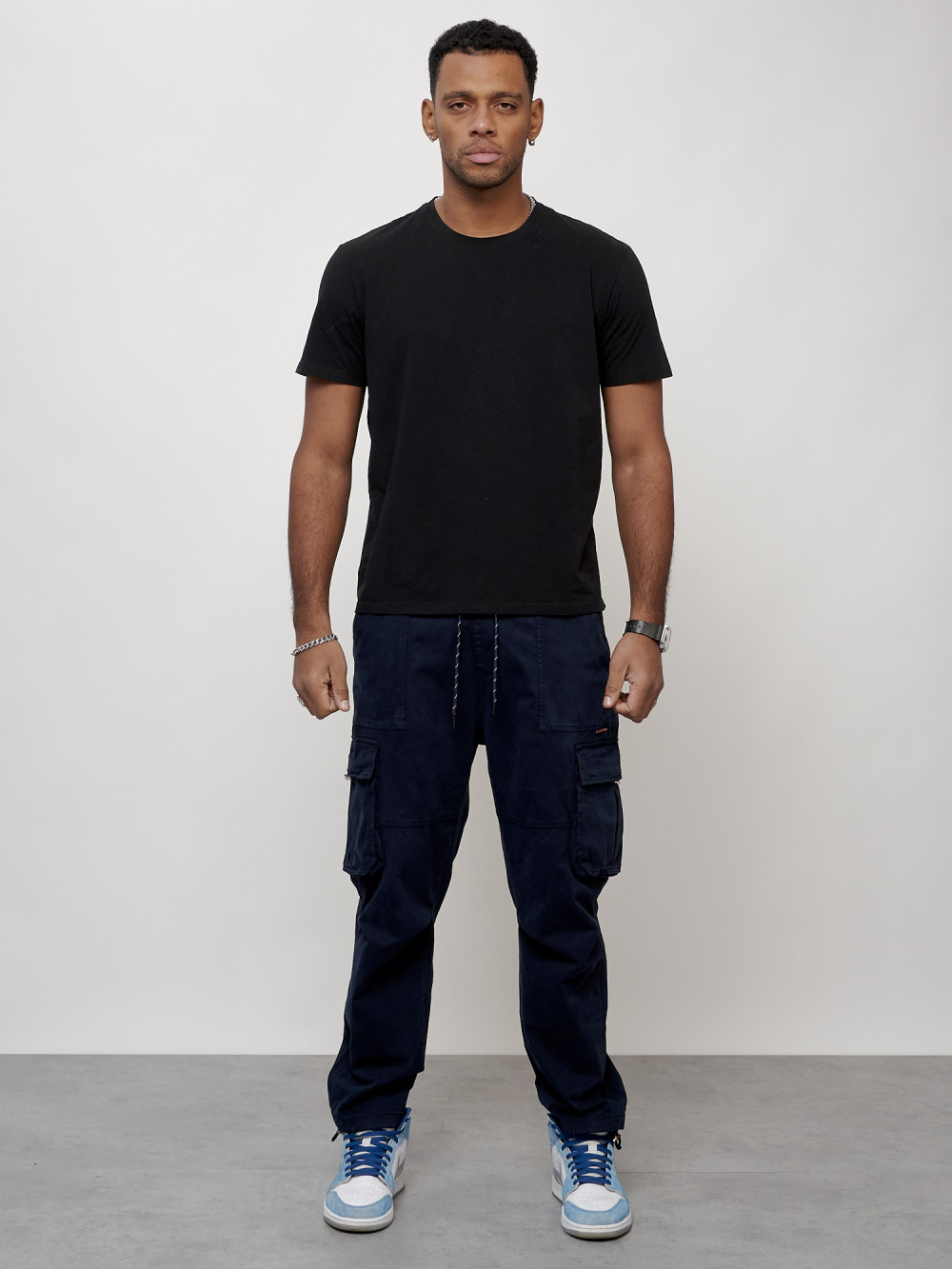 Джинсы карго мужские с накладными карманами темно-синего цвета 2421TS