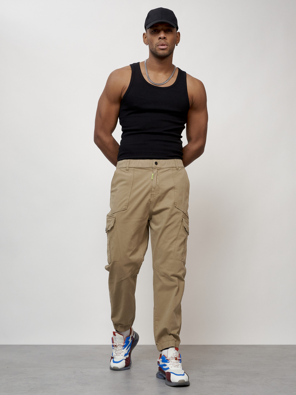 Джинсы карго мужские с накладными карманами бежевого цвета 2422B