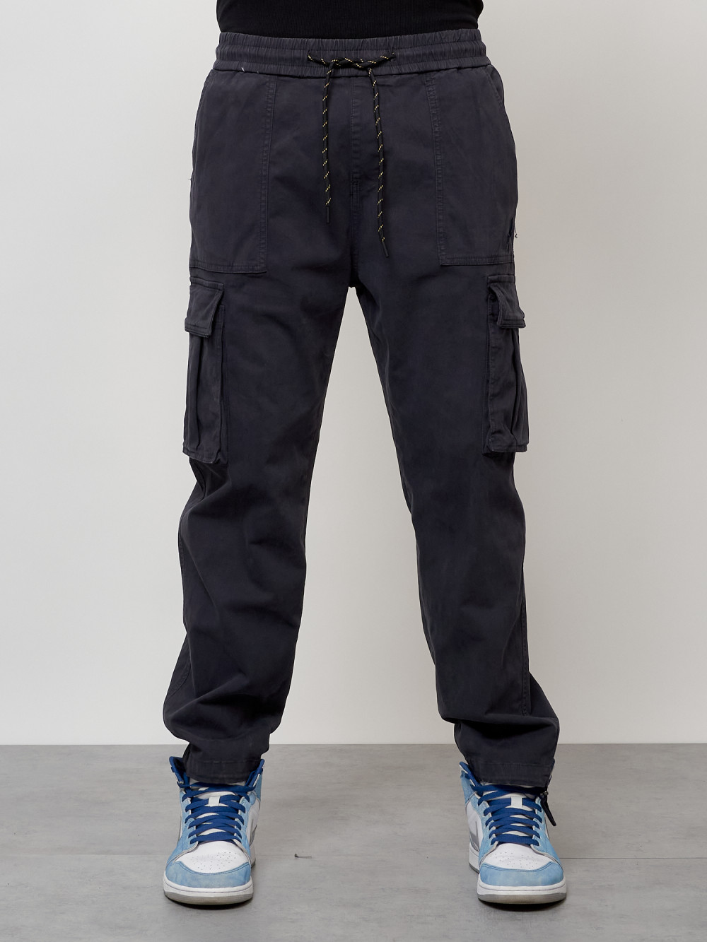 Джинсы карго мужские с накладными карманами темно-серого цвета 2424TC