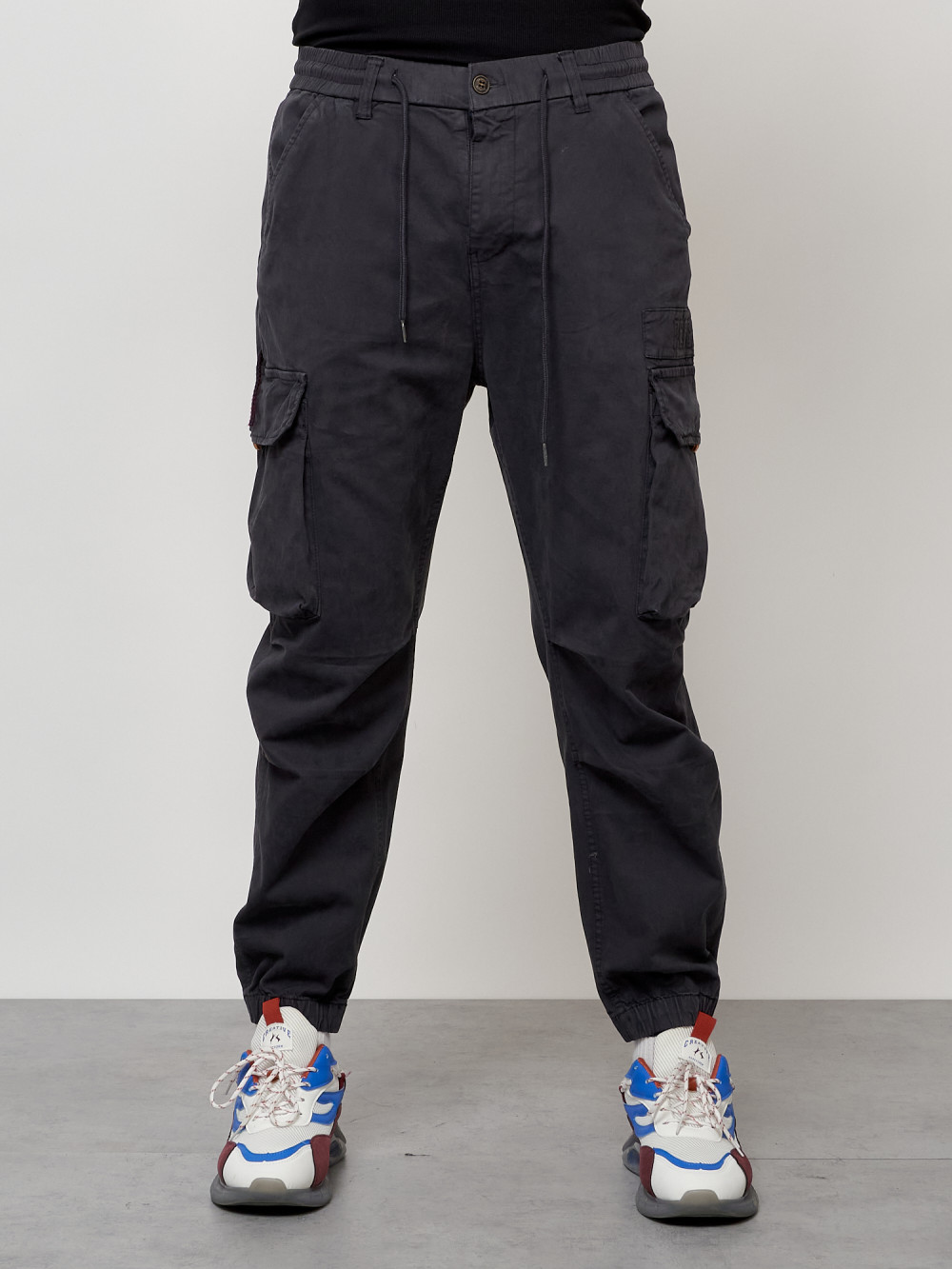 Джинсы карго мужские с накладными карманами темно-серого цвета 2428TC