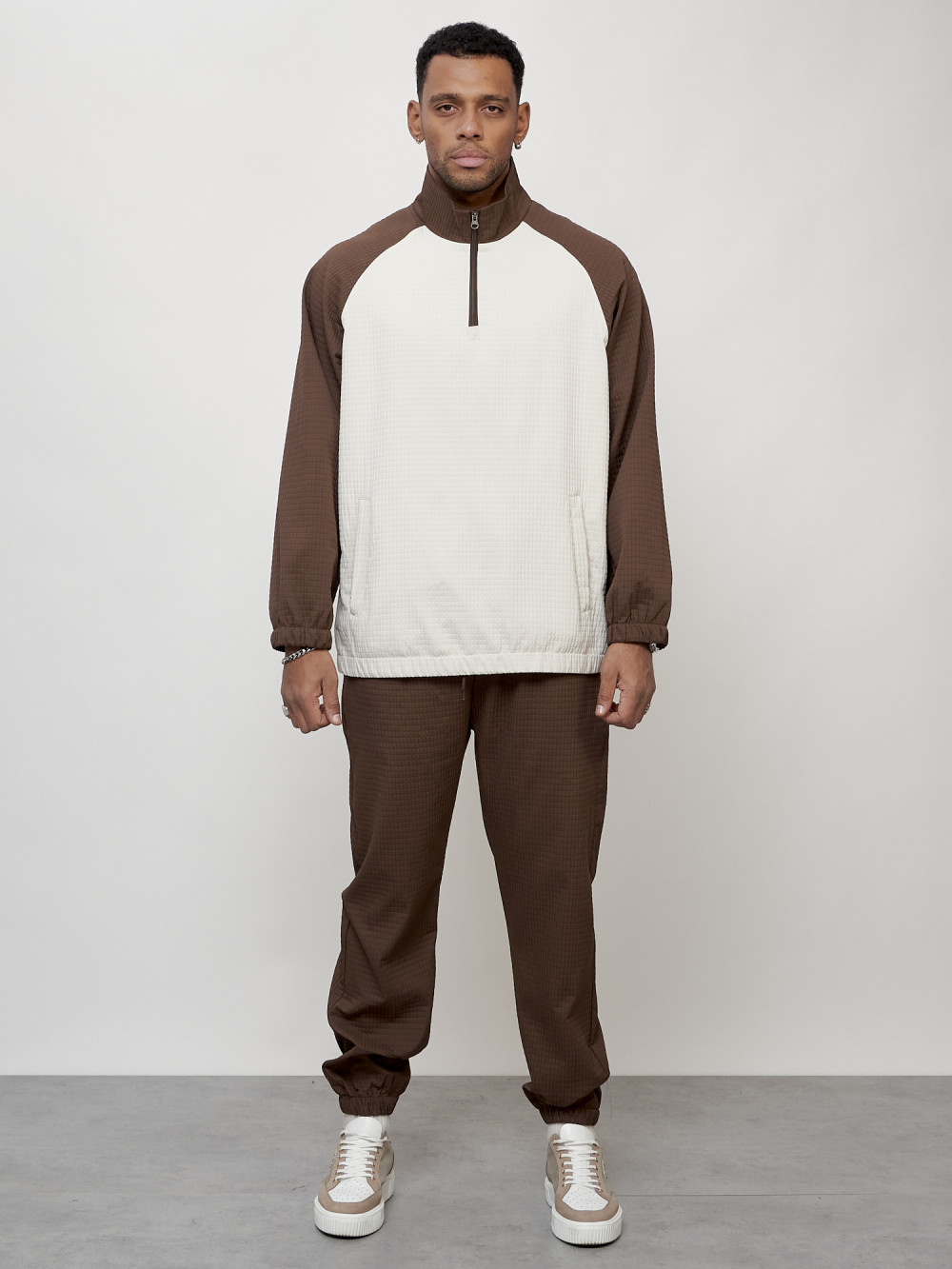 Спортивный костюм мужской модный коричневого цвета 35021K