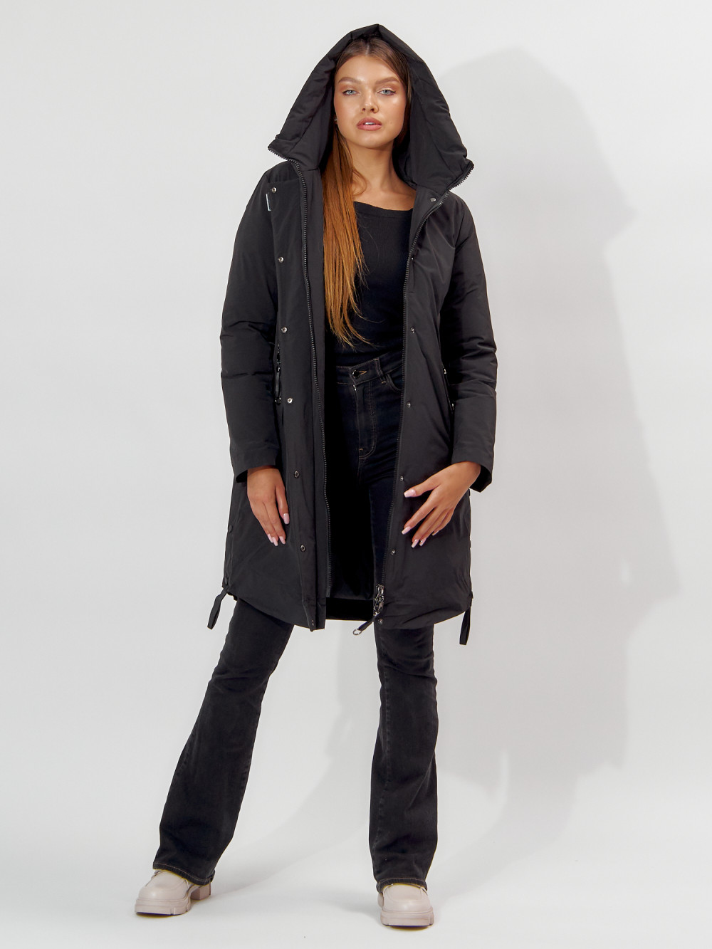 Купить оптом Пальто утепленное зимнее женское  черного цвета 448882Ch в Екатеринбурге