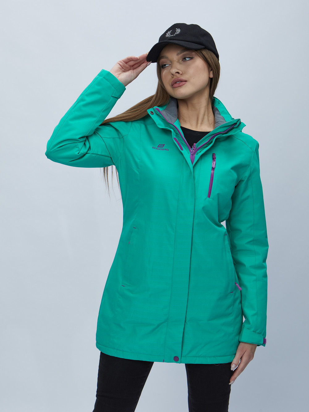 Купить оптом Парка женская с капюшоном зеленого цвета 551705Z в Екатеринбурге
