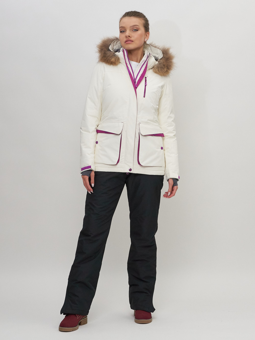Купить оптом Куртка спортивная женская зимняя с мехом белого цвета 551777Bl в Казани