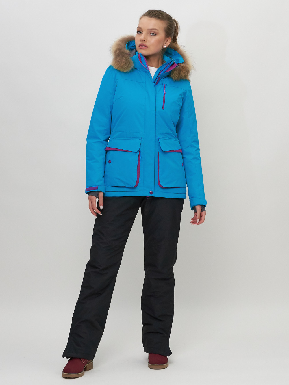 Купить оптом Куртка спортивная женская зимняя с мехом синего цвета 551777S в Екатеринбурге