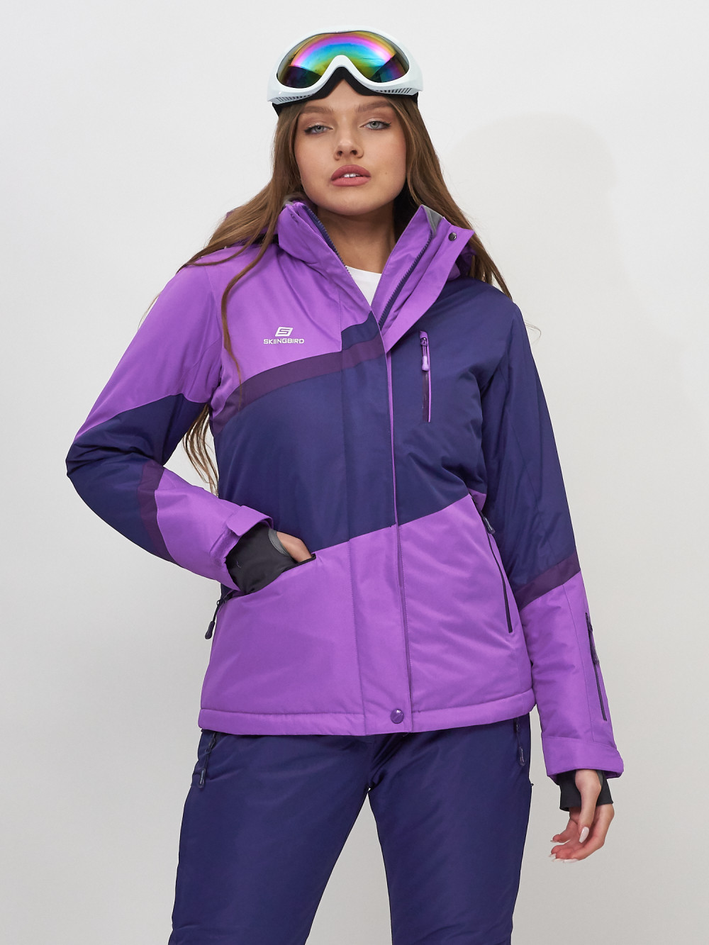 Купить оптом Горнолыжная куртка женская фиолетового цвета 551901F в Екатеринбурге
