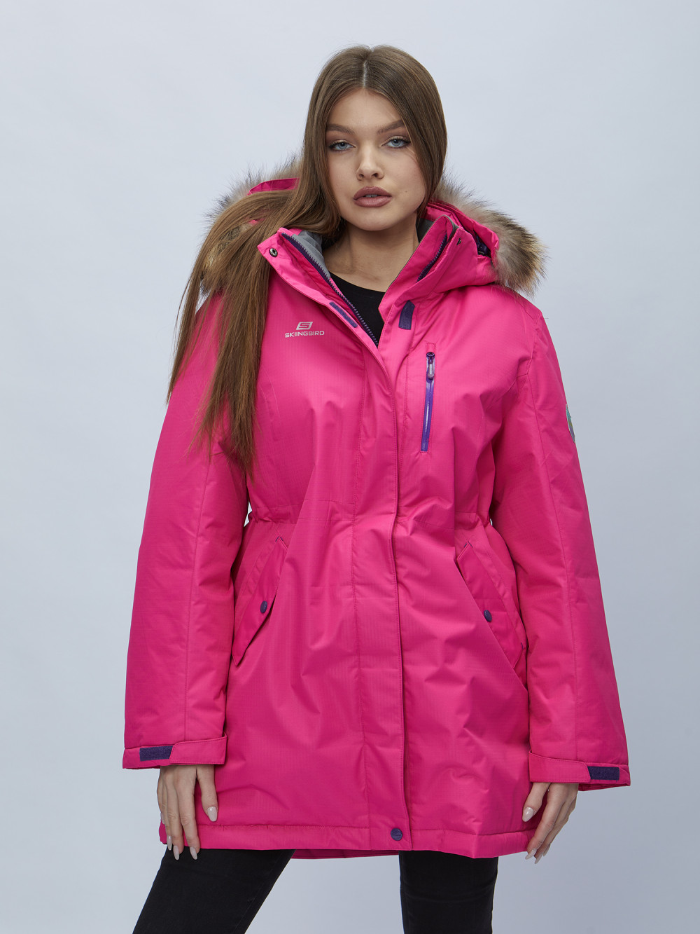 Купить оптом Парка женская с мехом зимняя большого размера розового цвета 552022R в Казани