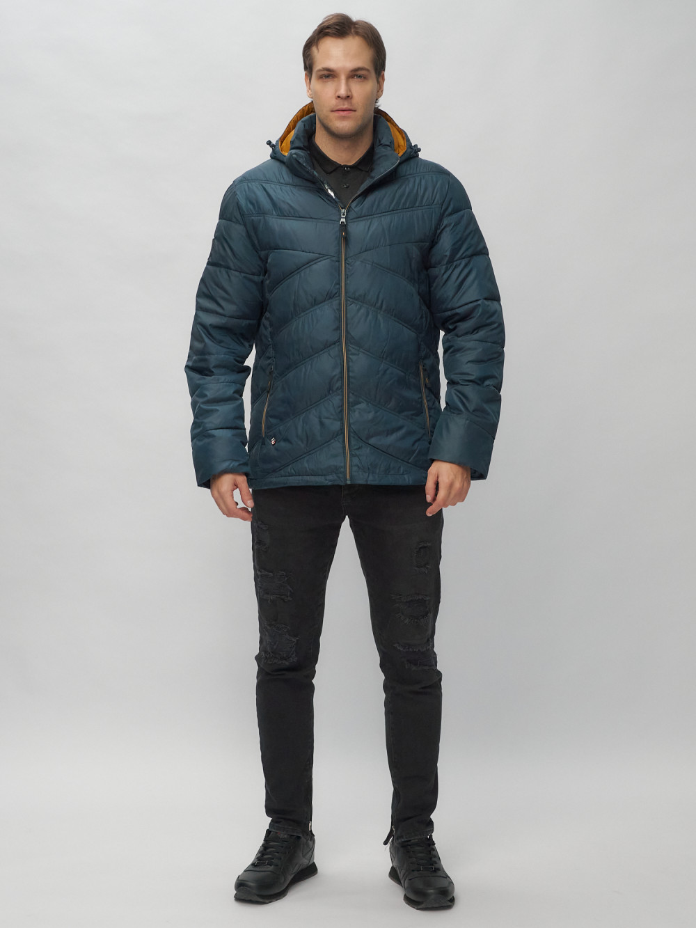 Купить оптом Куртка спортивная мужская с капюшоном темно-синего цвета 62176TS в Екатеринбурге
