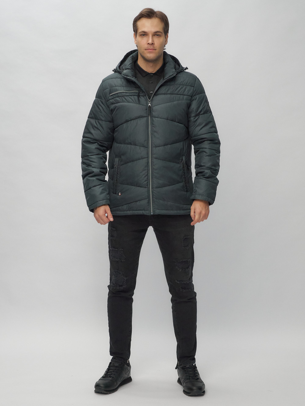 Купить оптом Куртка спортивная мужская с капюшоном темно-серого цвета 62188TC в Казани