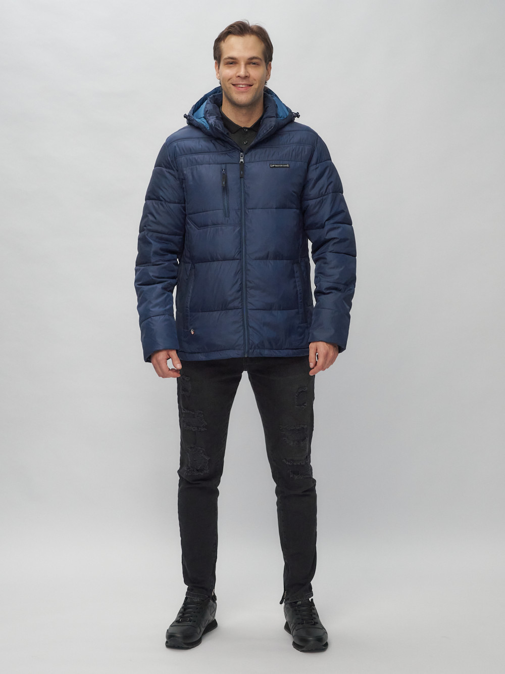 Купить оптом Куртка спортивная мужская с капюшоном темно-синего цвета 62190TS в Екатеринбурге