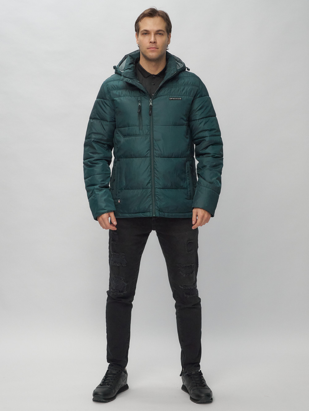 Купить оптом Куртка спортивная мужская с капюшоном темно-зеленого цвета 62190TZ в Казани