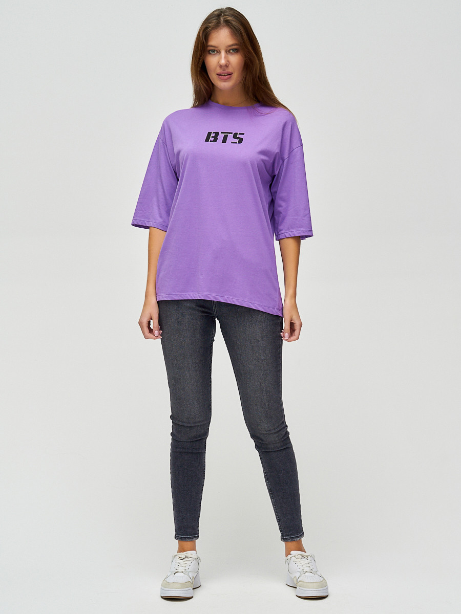 Купить оптом Женские футболки с надписями фиолетового цвета 76017F в Казани