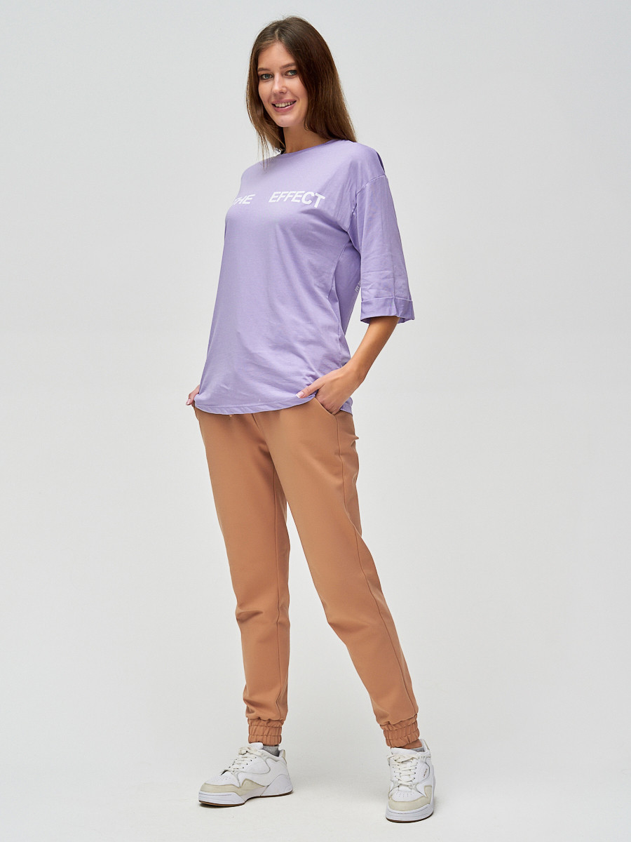 Купить оптом Женские футболки с надписями фиолетового цвета 76025F в Казани
