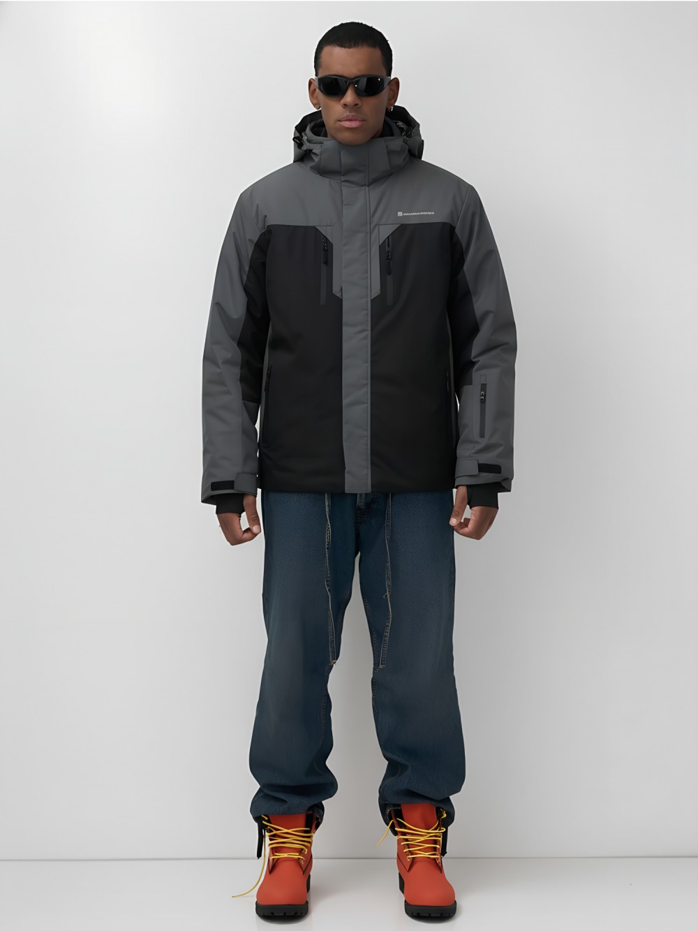 Горнолыжная куртка мужская зимняя темно-серого цвета 7612TC
