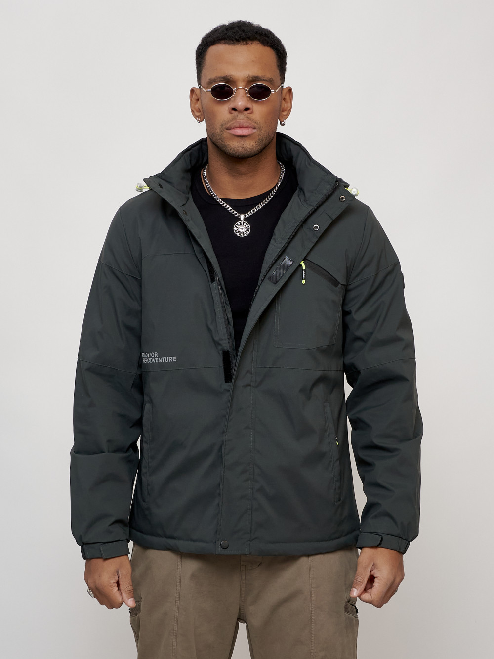 Купить оптом Куртка спортивная мужская весенняя с капюшоном темно-серого цвета 88021TC в Казани