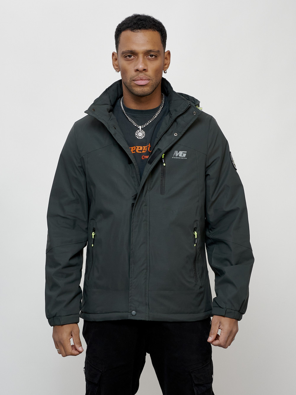 Купить оптом Куртка спортивная мужская весенняя с капюшоном темно-серого цвета 88023TC в Казани