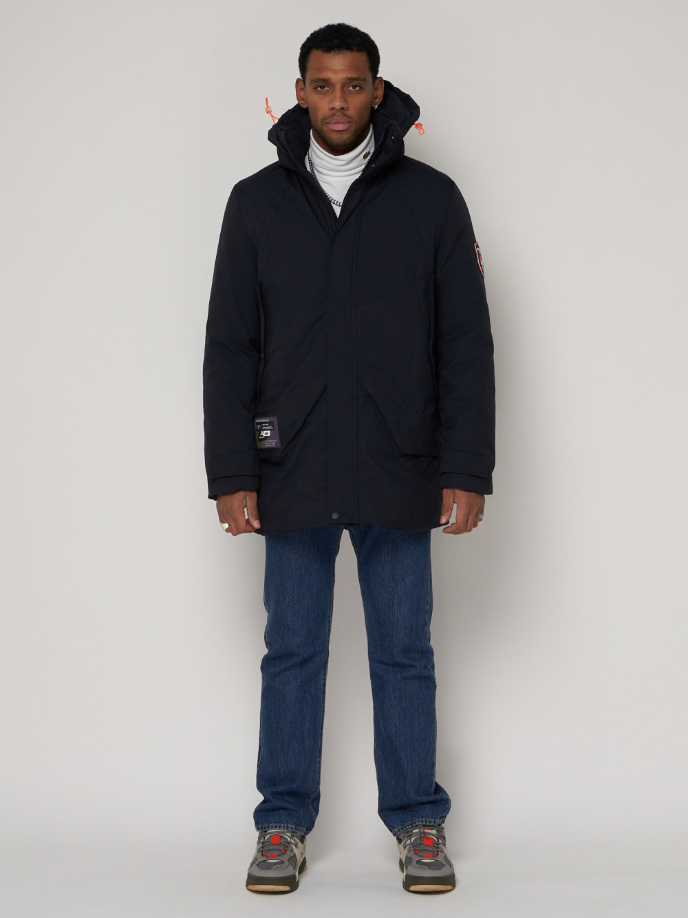 Купить оптом Спортивная молодежная куртка удлиненная мужская темно-синего цвета 90017TS в Казани