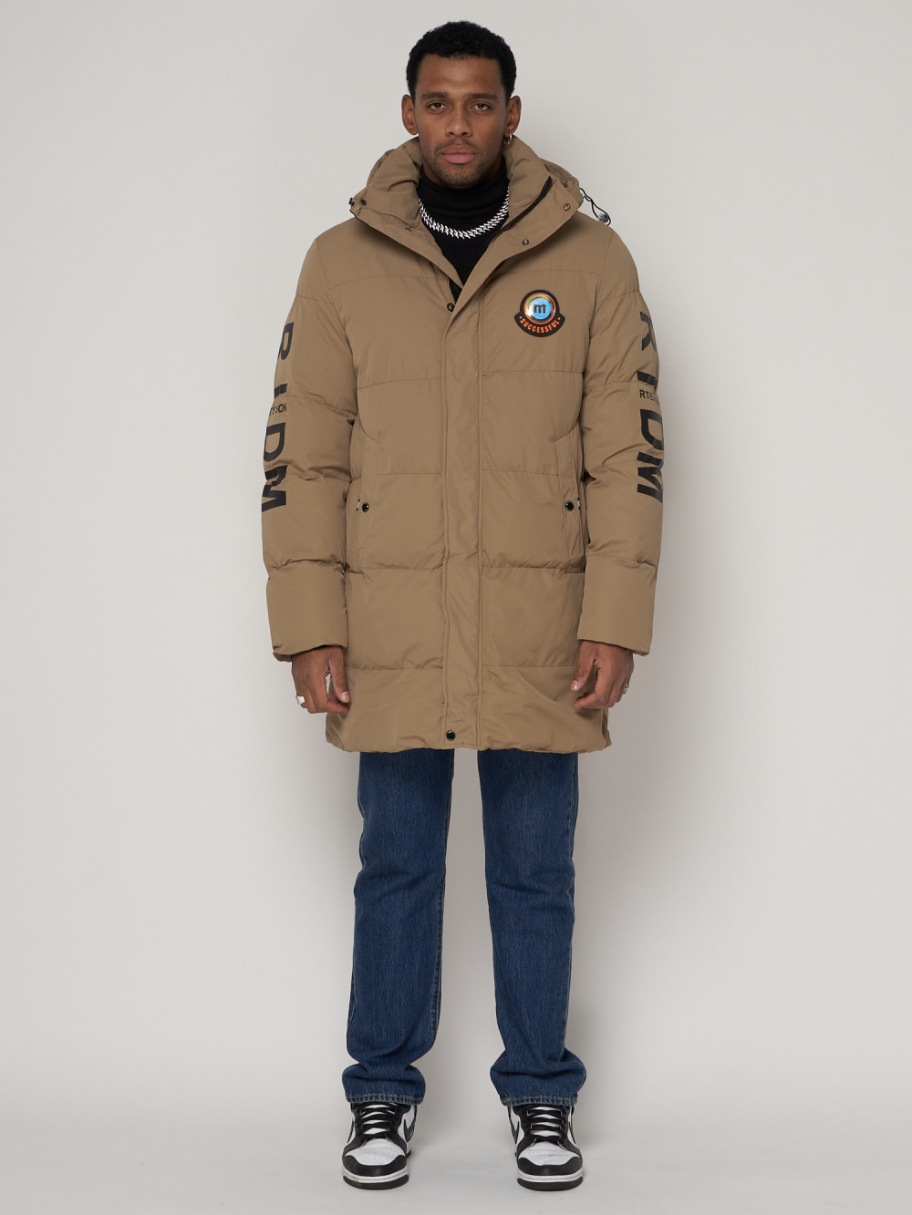 Купить оптом Спортивная молодежная куртка удлиненная мужская бежевого цвета 9005B в Казани