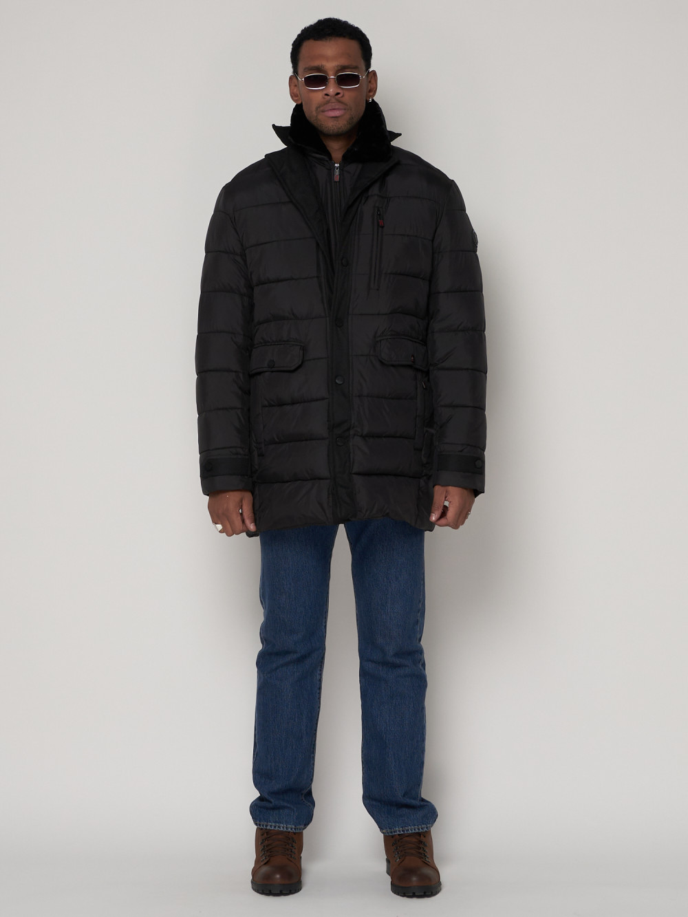 Купить оптом Куртка зимняя мужская классическая черного цвета 92962Ch в Екатеринбурге