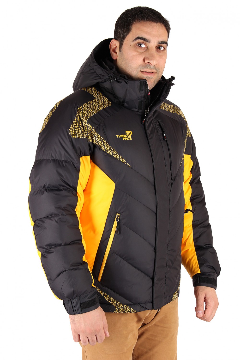 Купить оптом Куртка зимняя мужская черного цвета 9421Ch