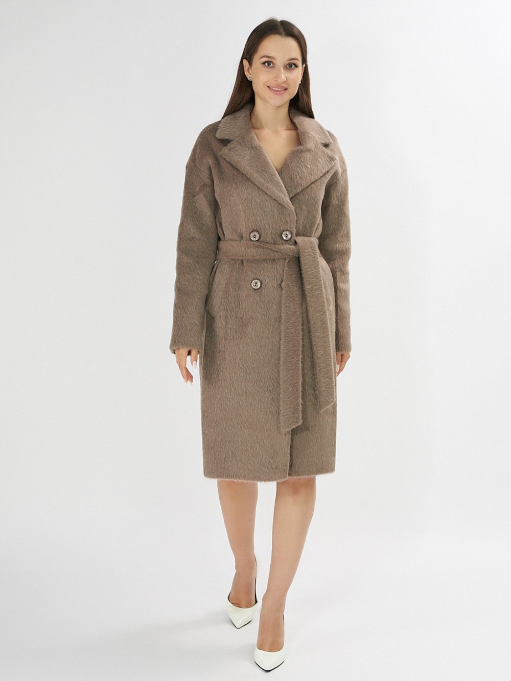 Купить оптом Пальто зимняя женская коричневого цвета 42114K в Казани