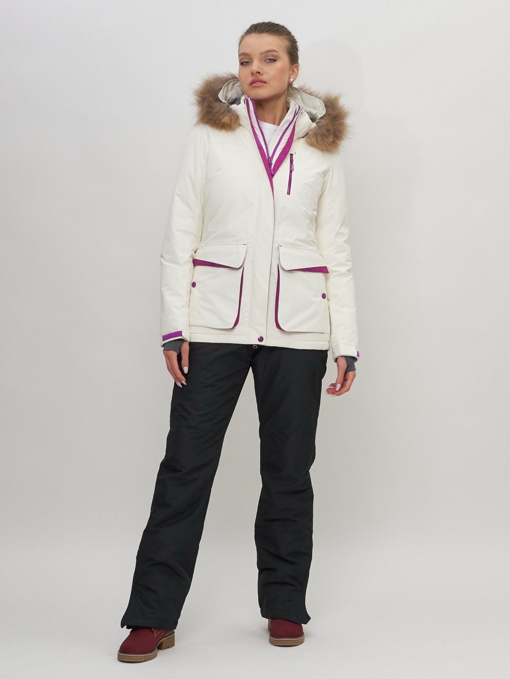 Купить оптом Куртка спортивная женская зимняя с мехом белого цвета 551777Bl в Екатеринбурге