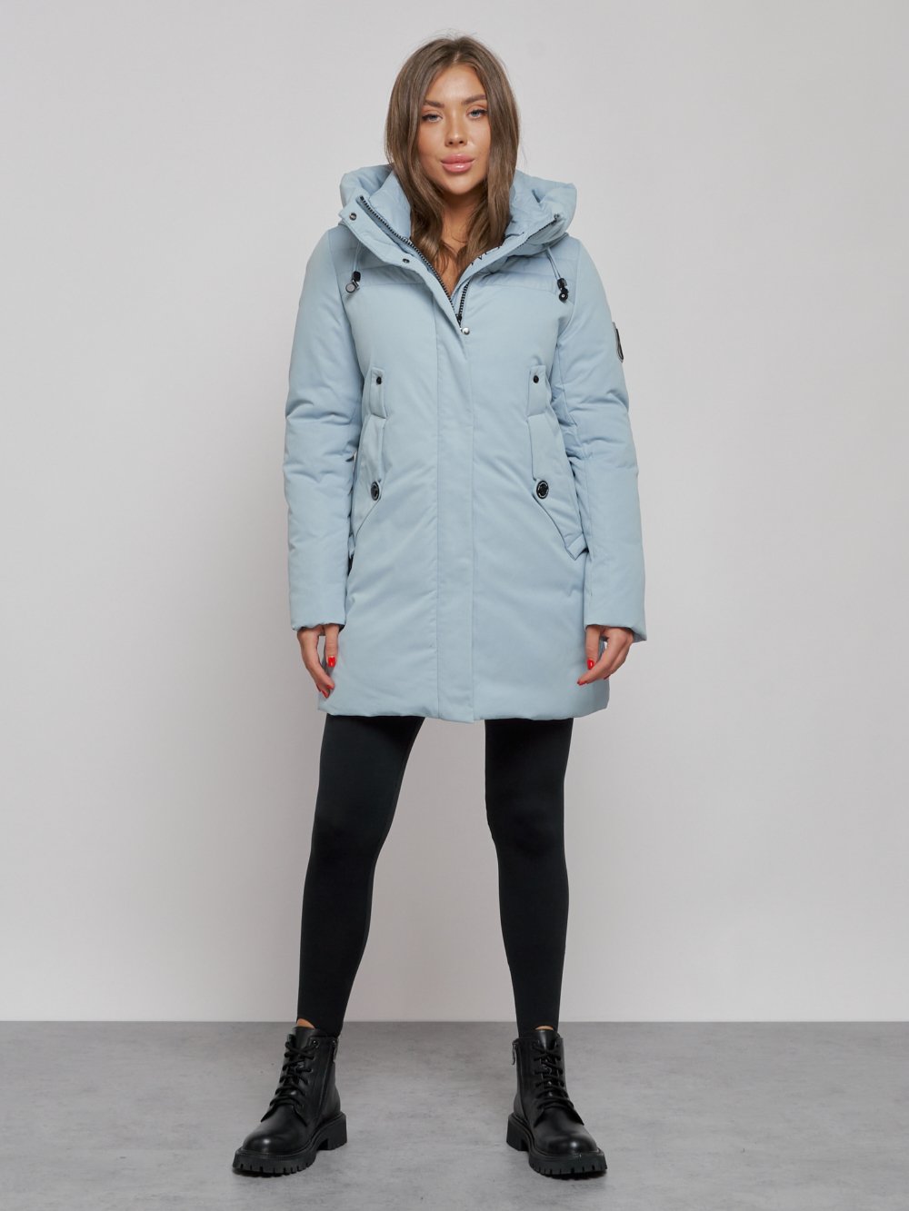 Купить оптом Зимняя женская куртка молодежная с капюшоном голубого цвета 589003Gl в Екатеринбурге