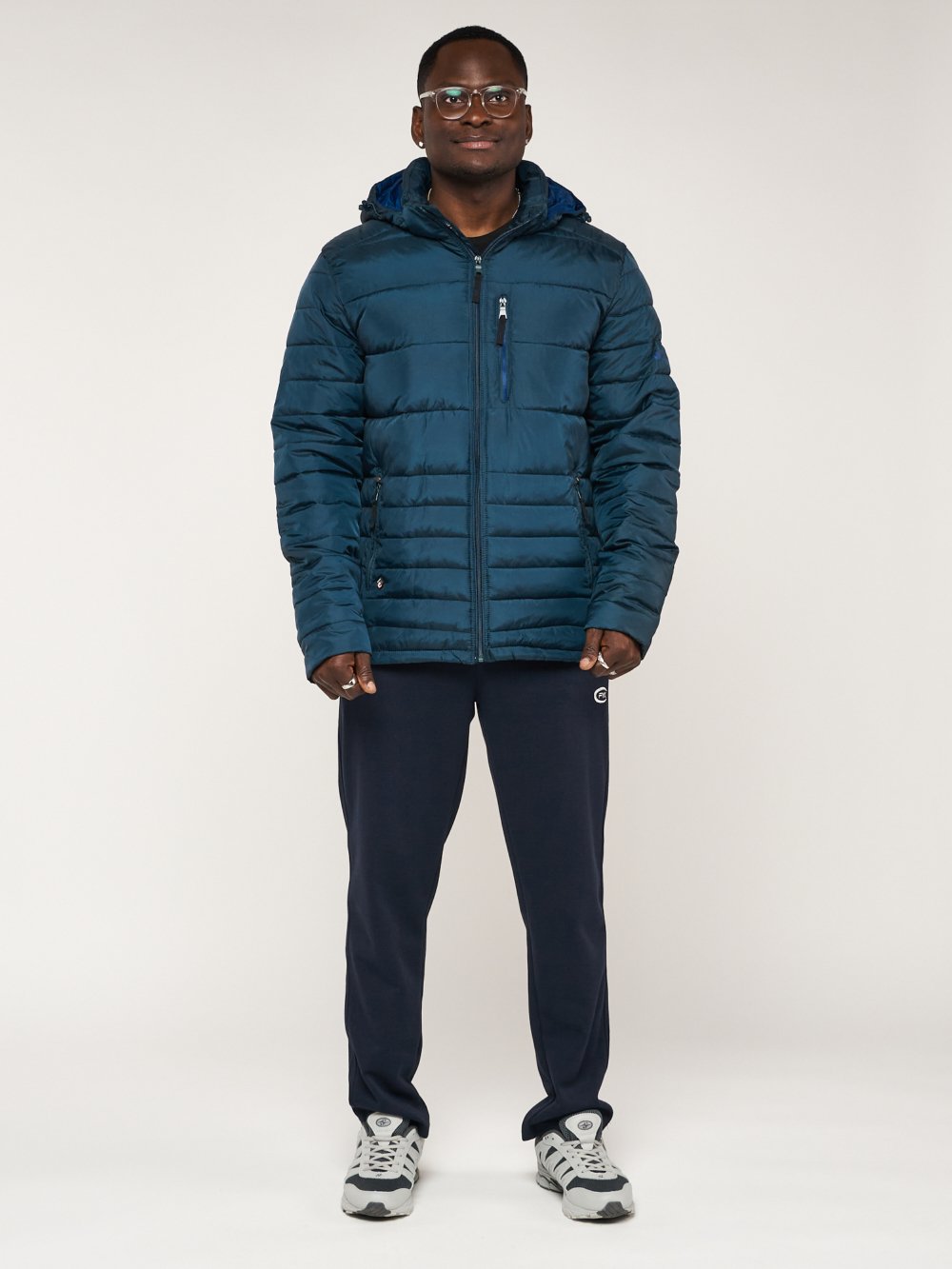 Купить оптом Куртка спортивная мужская с капюшоном темно-синего цвета 62220TS в Екатеринбурге
